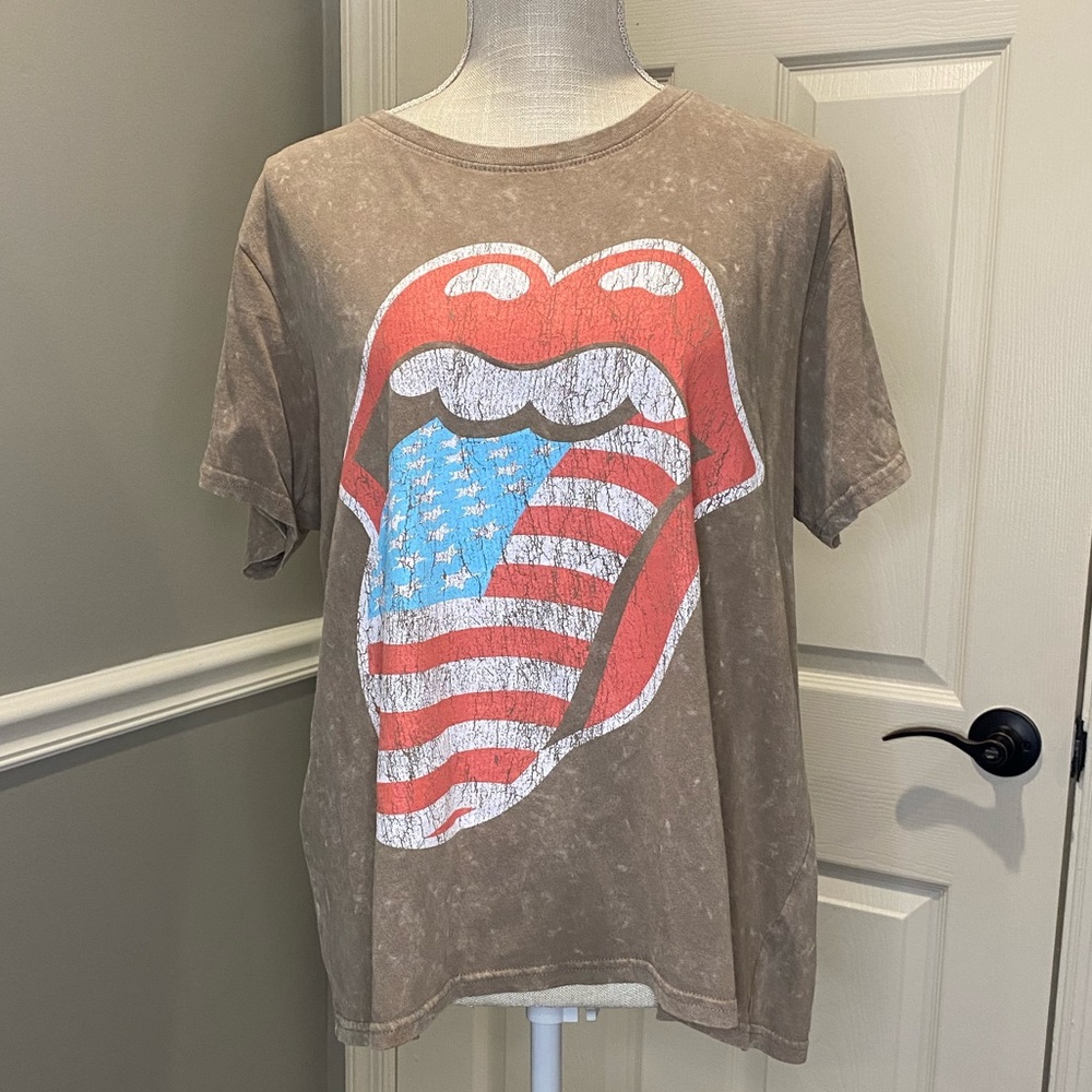 Elizabeth and James Rolling Stones Logo Short Sleeve Tee Shirt Beige XXL NWT